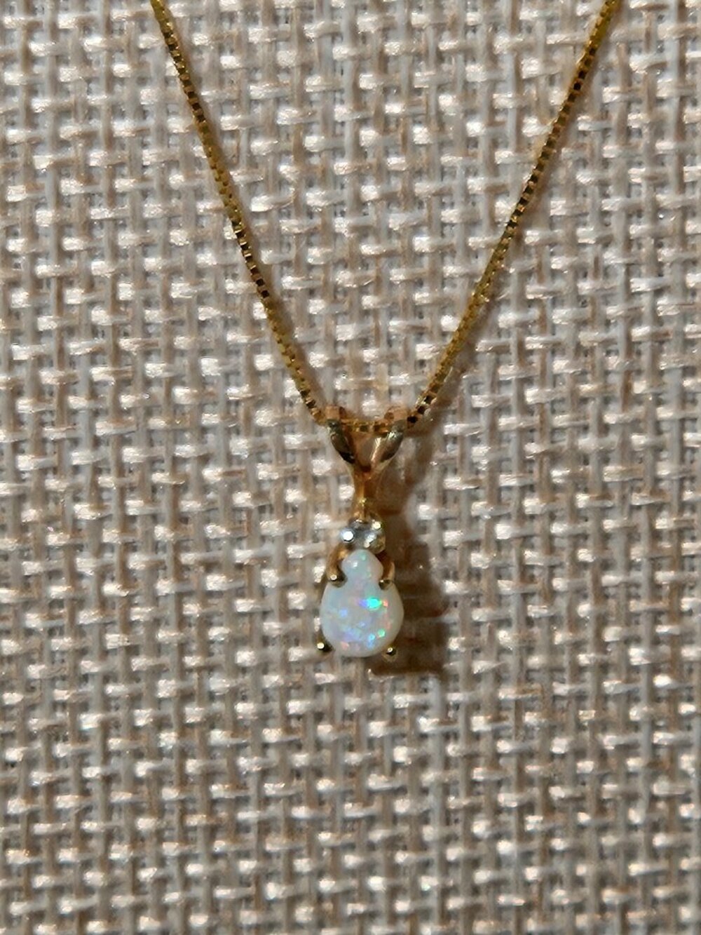 14K Yellow Gold Opal Diamond Accent Necklace 1.32g - Marked 'Italy'